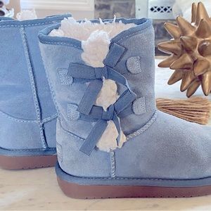 Gently worn girls KOOLABURRA by UGG BOOTS SIZE 13